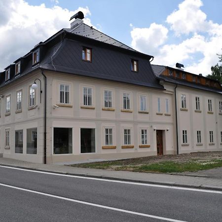 Hotel Penzion Lipa à Krásná Lípa Extérieur photo