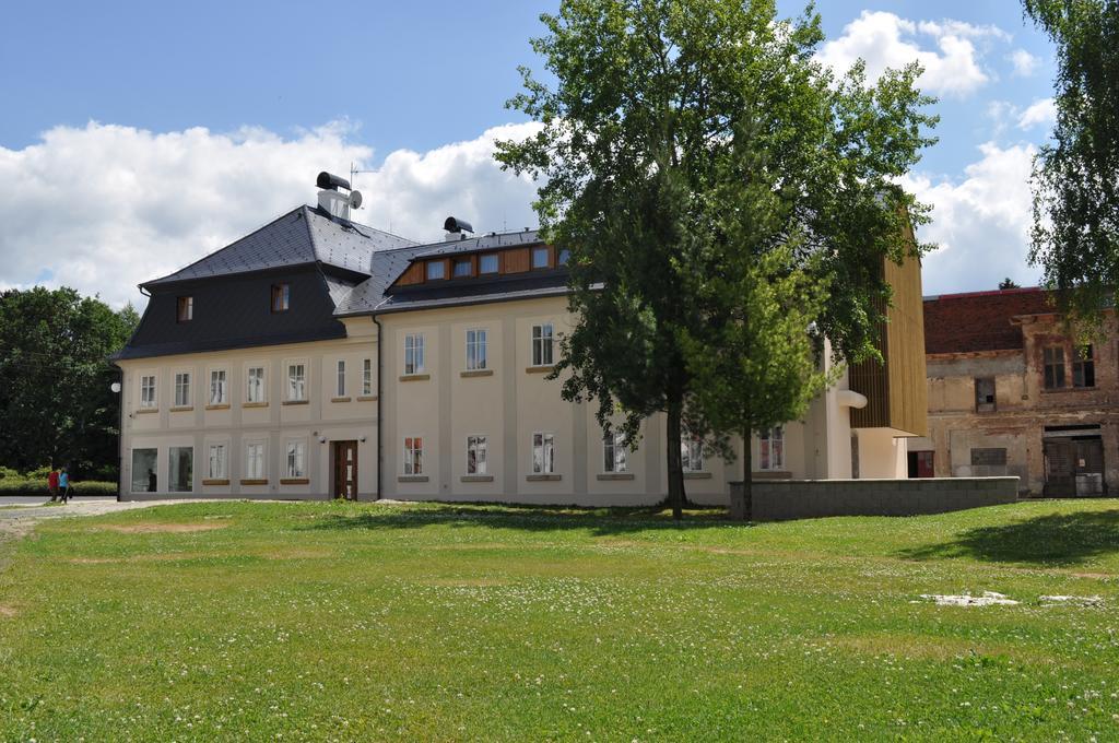 Hotel Penzion Lipa à Krásná Lípa Extérieur photo